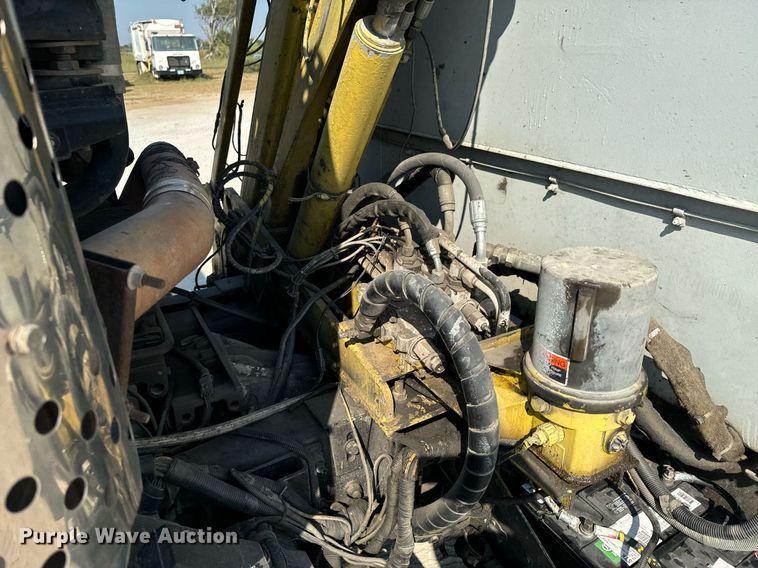 image for item DX1229 2007 Crane Carrier Low Entry refuse truck