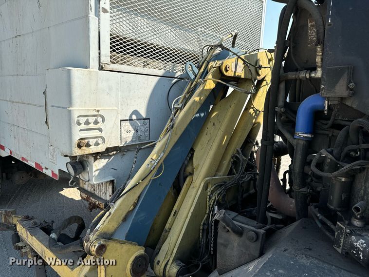 image for item DX1229 2007 Crane Carrier Low Entry refuse truck