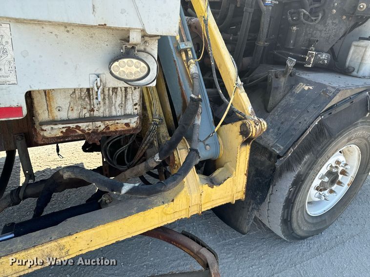image for item DX1229 2007 Crane Carrier Low Entry refuse truck