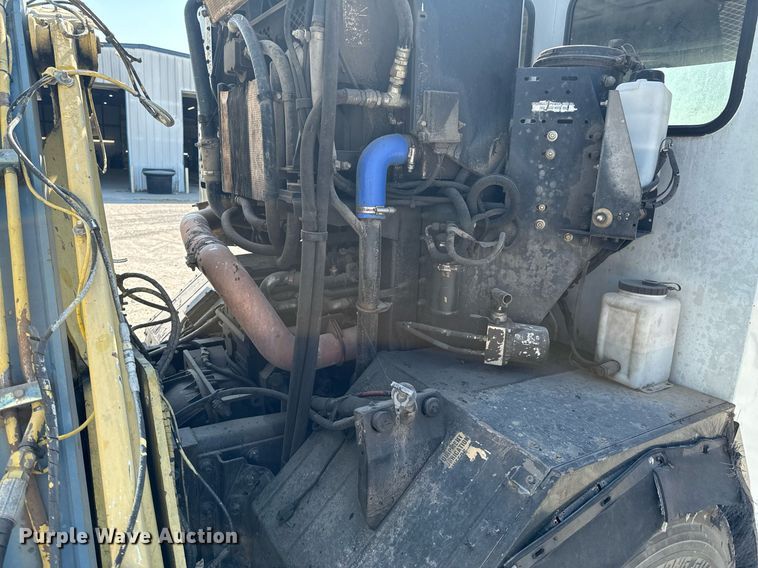 image for item DX1229 2007 Crane Carrier Low Entry refuse truck