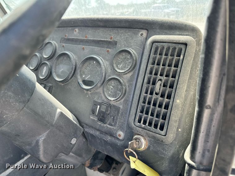 image for item DX1229 2007 Crane Carrier Low Entry refuse truck