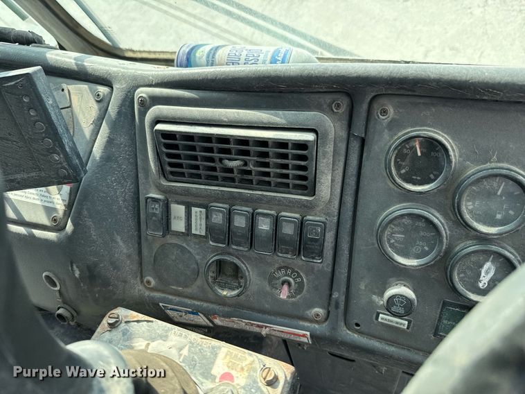 image for item DX1229 2007 Crane Carrier Low Entry refuse truck