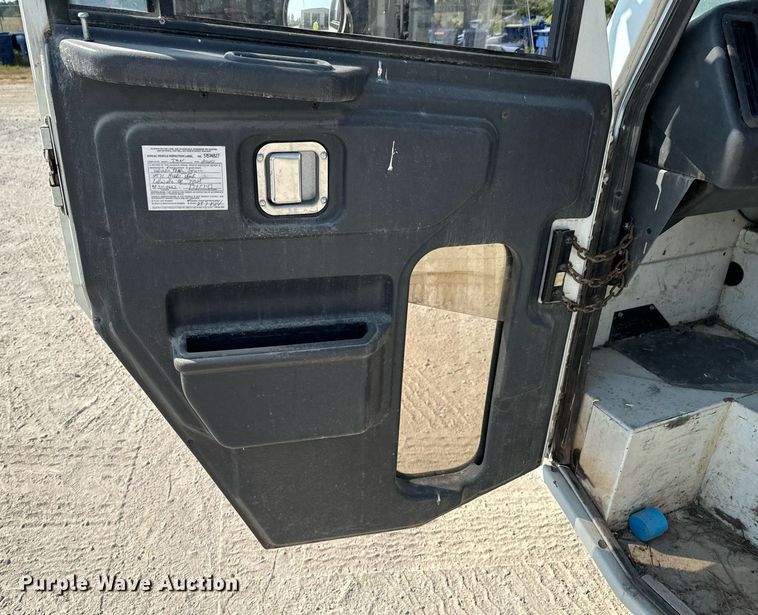 image for item DX1229 2007 Crane Carrier Low Entry refuse truck