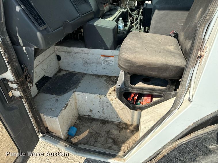 image for item DX1229 2007 Crane Carrier Low Entry refuse truck