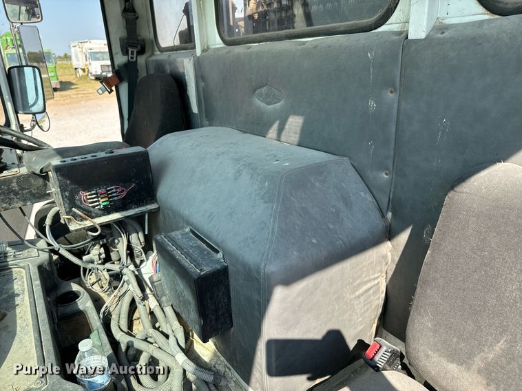 image for item DX1229 2007 Crane Carrier Low Entry refuse truck