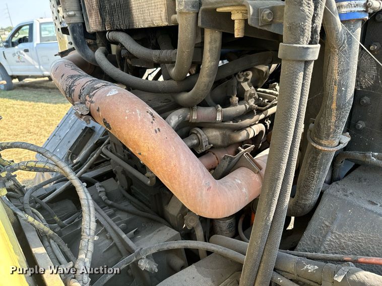 image for item DX1229 2007 Crane Carrier Low Entry refuse truck