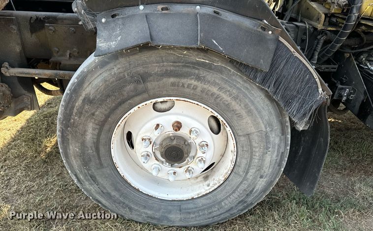 image for item DX1229 2007 Crane Carrier Low Entry refuse truck