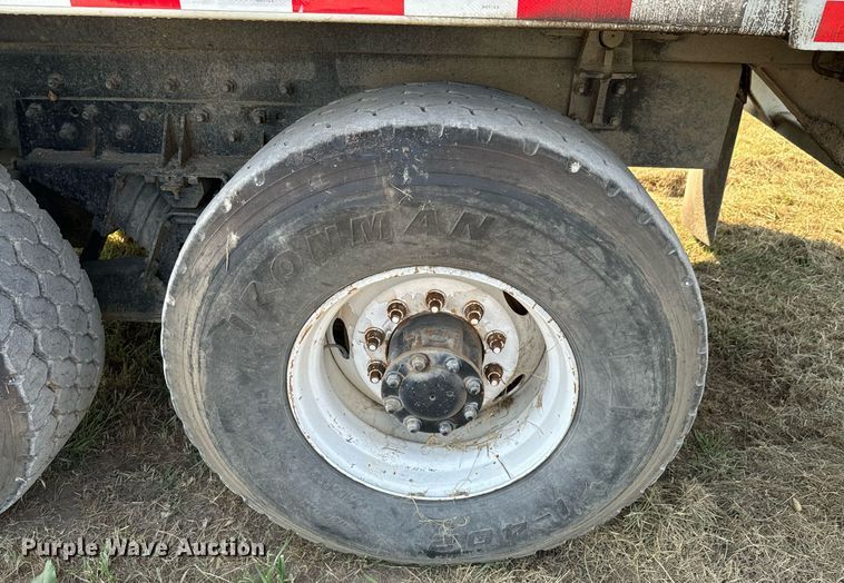 image for item DX1229 2007 Crane Carrier Low Entry refuse truck