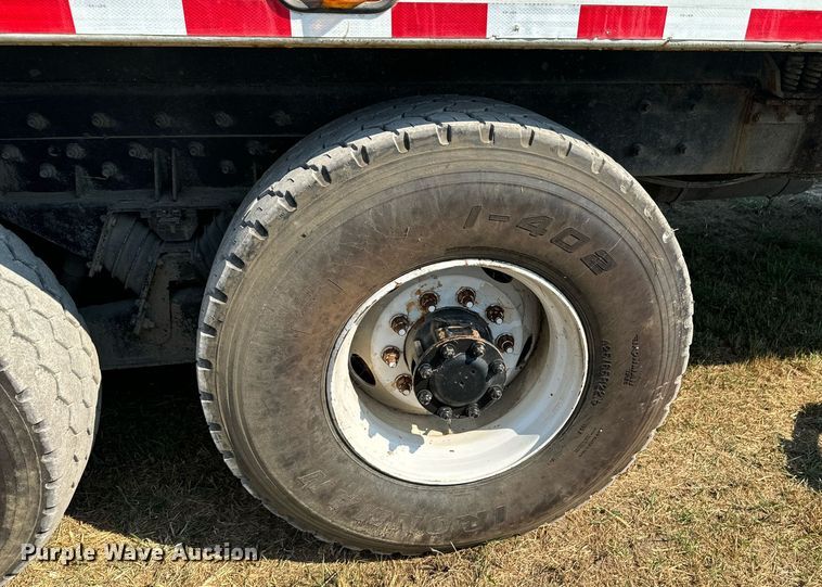 image for item DX1229 2007 Crane Carrier Low Entry refuse truck