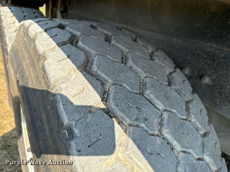 image for item DX1229 2007 Crane Carrier Low Entry refuse truck