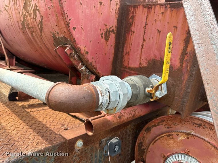 image for item DX1232 1983 Chevrolet C70 water truck