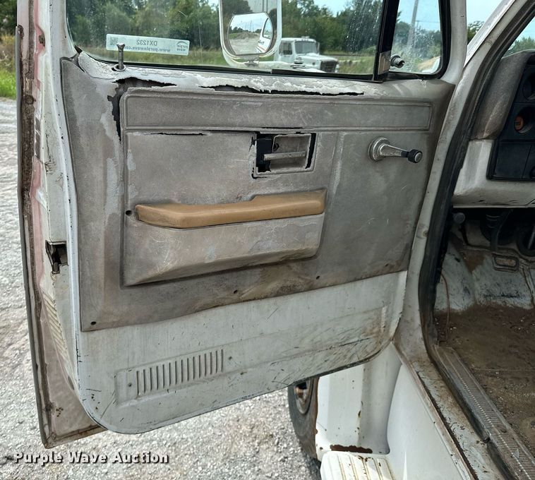 image for item DX1232 1983 Chevrolet C70 water truck