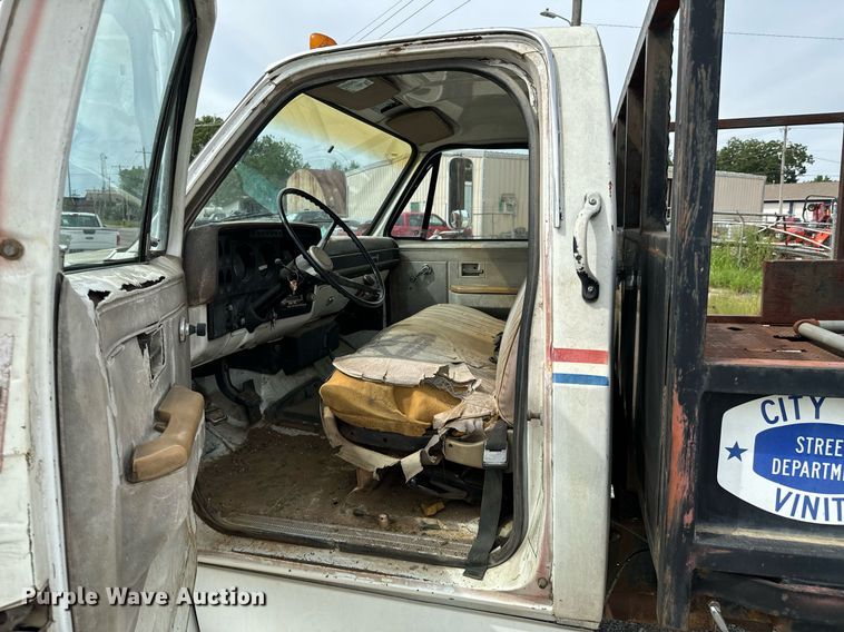 image for item DX1232 1983 Chevrolet C70 water truck