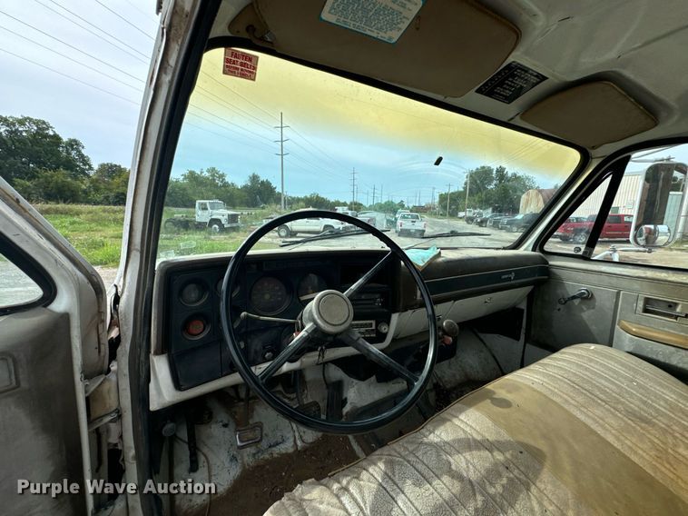 image for item DX1232 1983 Chevrolet C70 water truck