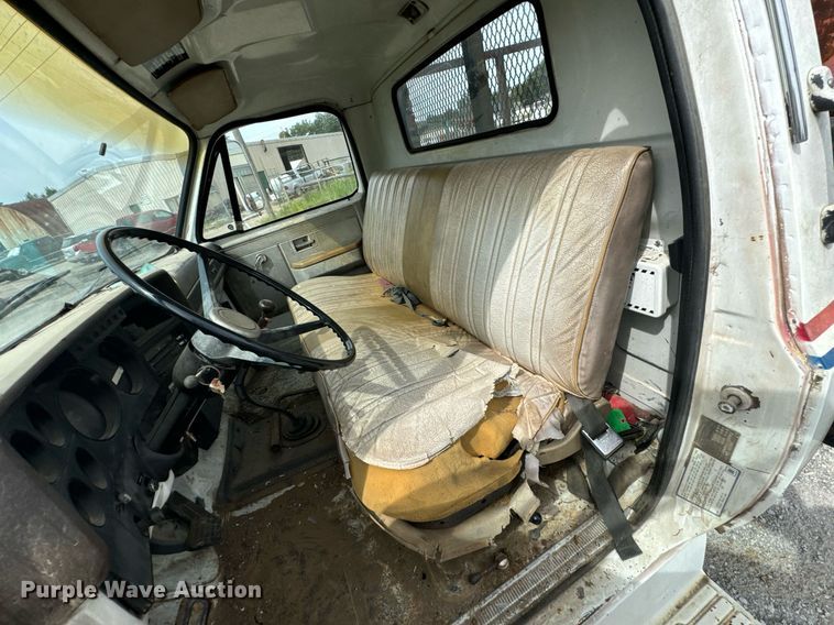 image for item DX1232 1983 Chevrolet C70 water truck