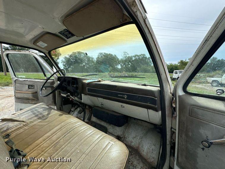 image for item DX1232 1983 Chevrolet C70 water truck