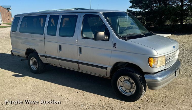image for item DX3575 1996 Ford E350 Club Wagon XLT van