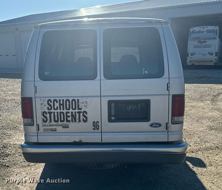 image for item DX3575 1996 Ford E350 Club Wagon XLT van