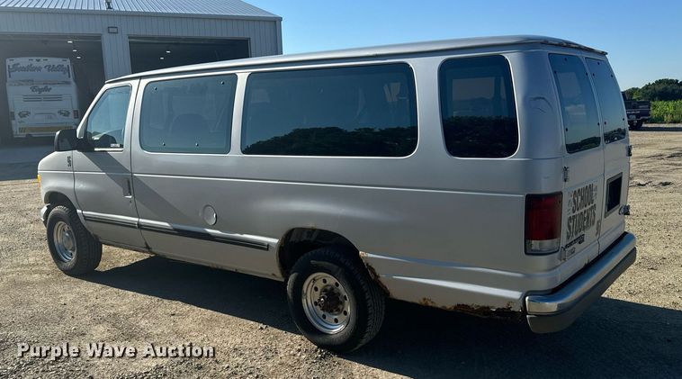 image for item DX3575 1996 Ford E350 Club Wagon XLT van