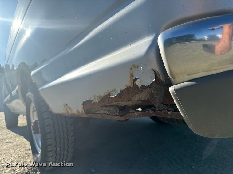 image for item DX3575 1996 Ford E350 Club Wagon XLT van