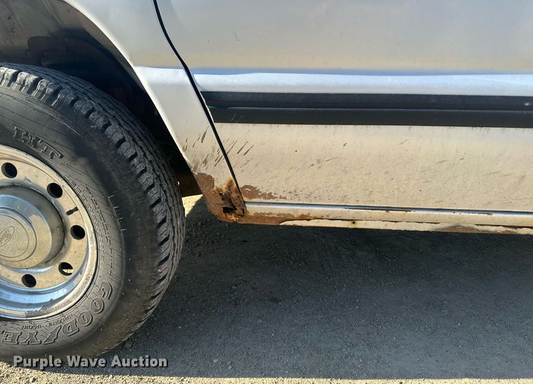 image for item DX3575 1996 Ford E350 Club Wagon XLT van