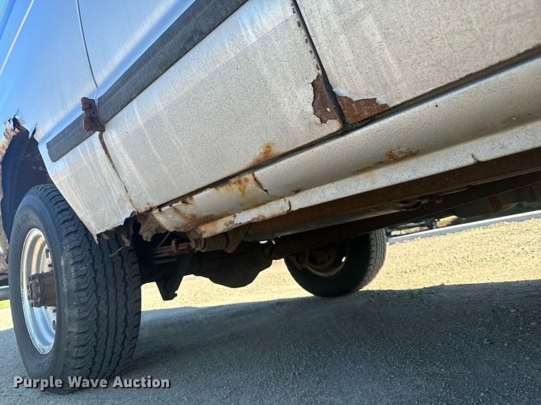 image for item DX3575 1996 Ford E350 Club Wagon XLT van