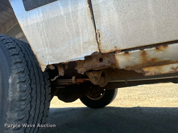 image for item DX3575 1996 Ford E350 Club Wagon XLT van