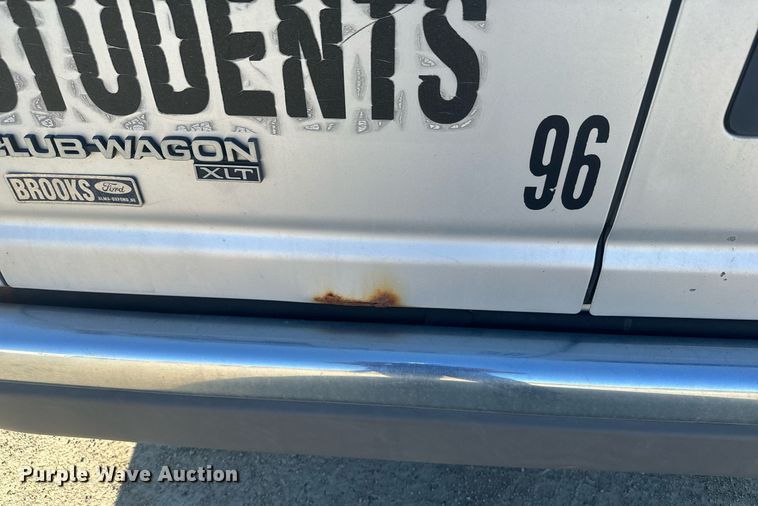 image for item DX3575 1996 Ford E350 Club Wagon XLT van