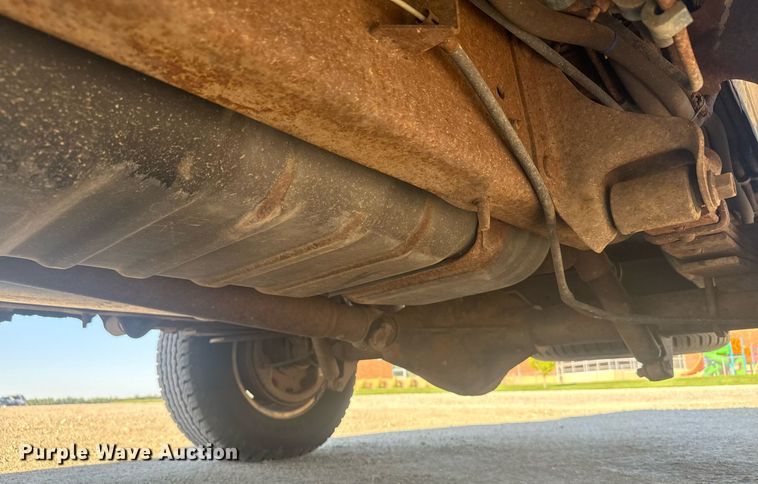 image for item DX3575 1996 Ford E350 Club Wagon XLT van