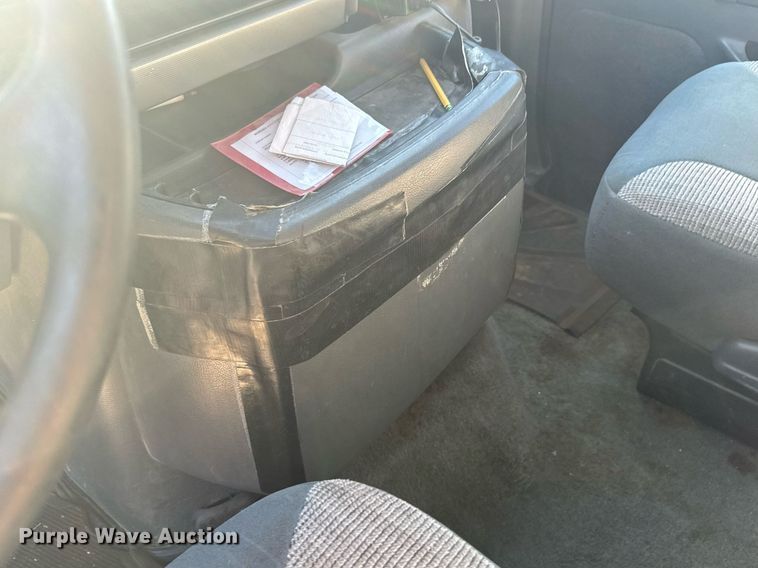 image for item DX3575 1996 Ford E350 Club Wagon XLT van