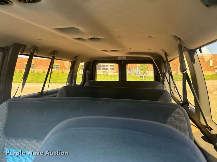 image for item DX3575 1996 Ford E350 Club Wagon XLT van