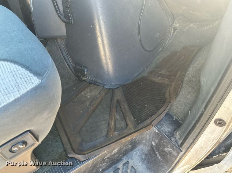 image for item DX3575 1996 Ford E350 Club Wagon XLT van