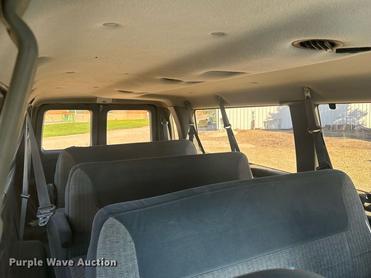 image for item DX3575 1996 Ford E350 Club Wagon XLT van