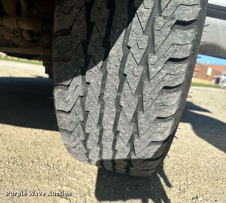 image for item DX3575 1996 Ford E350 Club Wagon XLT van