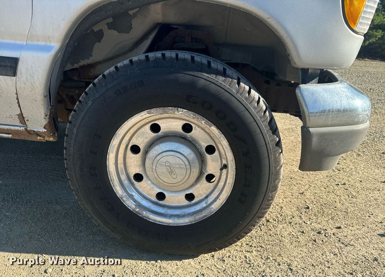 image for item DX3575 1996 Ford E350 Club Wagon XLT van