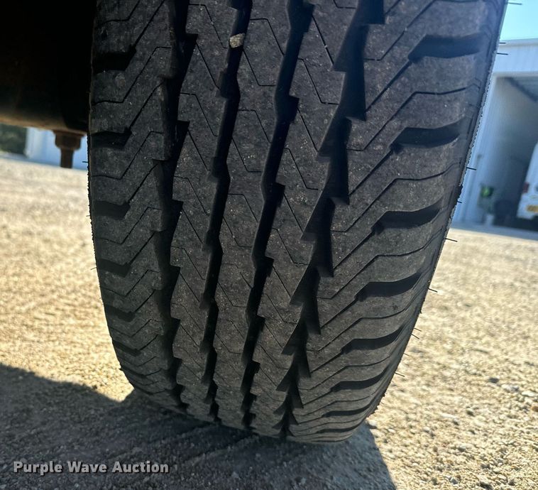 image for item DX3575 1996 Ford E350 Club Wagon XLT van