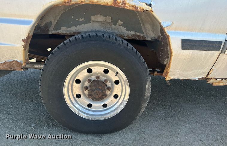 image for item DX3575 1996 Ford E350 Club Wagon XLT van