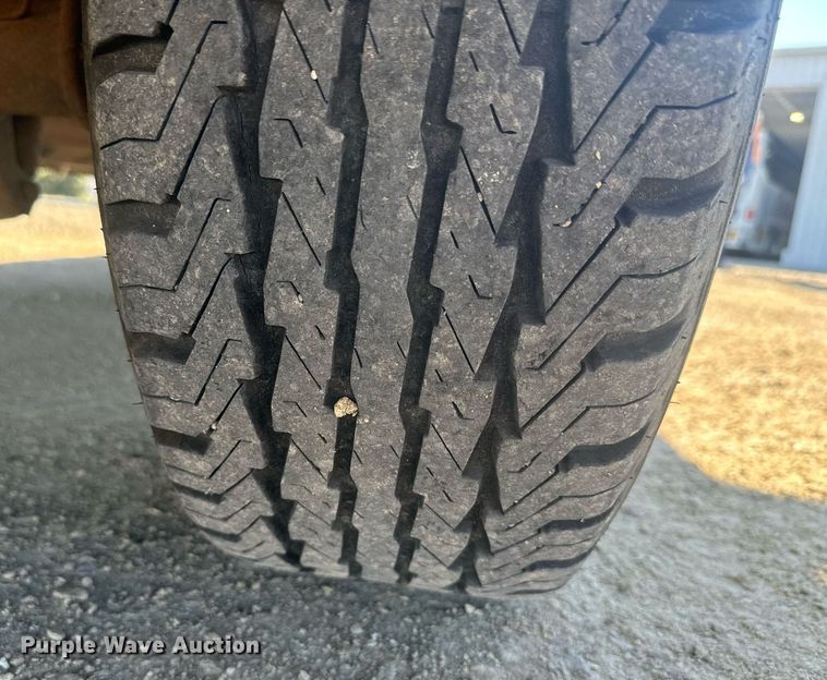 image for item DX3575 1996 Ford E350 Club Wagon XLT van