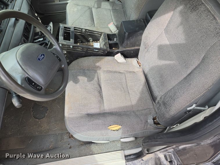 image for item EE8472 2003 Ford Crown Victoria Police Interceptor    