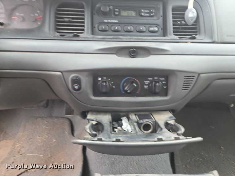 image for item EE8472 2003 Ford Crown Victoria Police Interceptor    