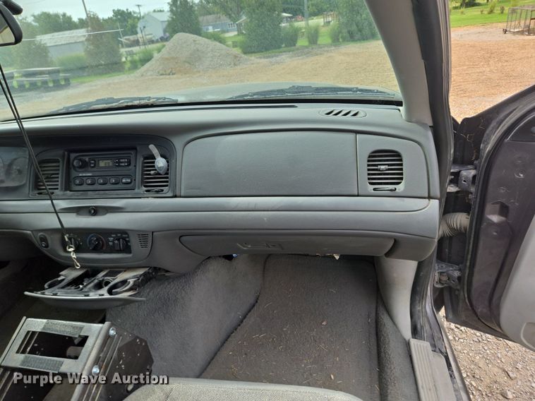 image for item EE8472 2003 Ford Crown Victoria Police Interceptor    