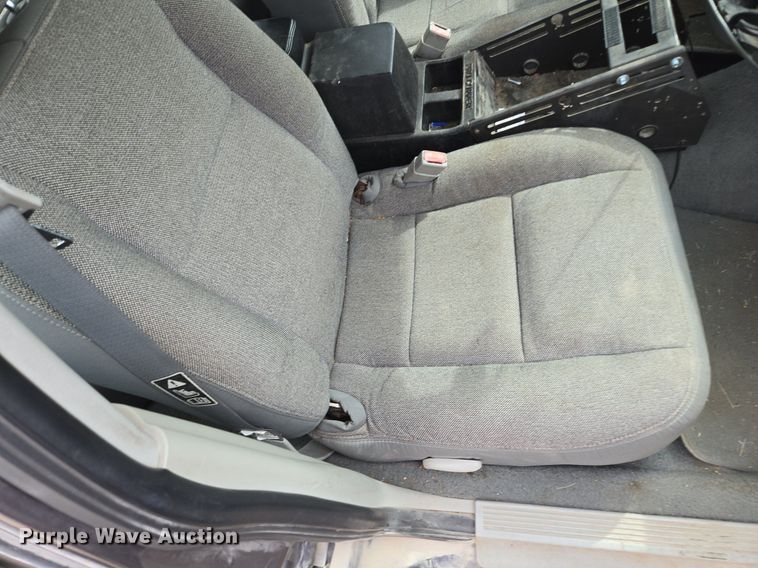 image for item EE8472 2003 Ford Crown Victoria Police Interceptor    