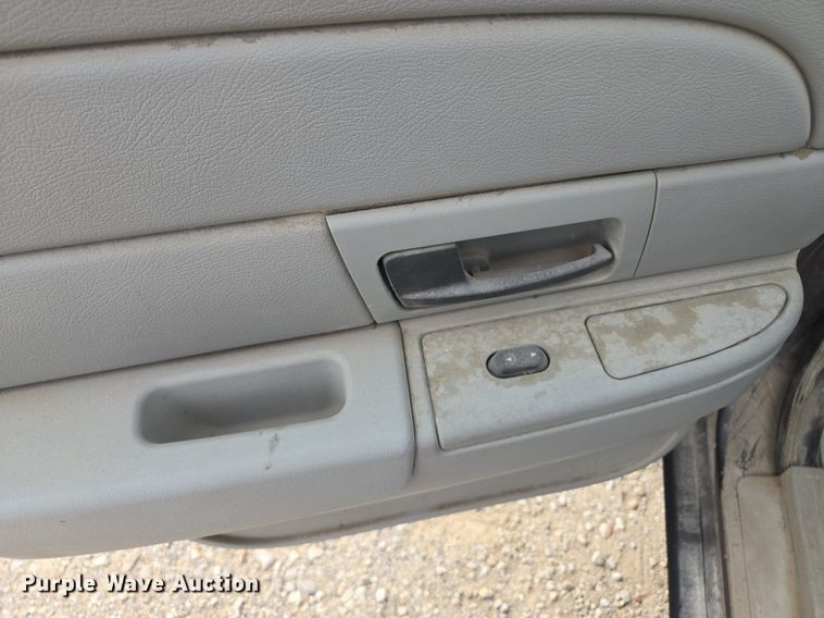 image for item EE8472 2003 Ford Crown Victoria Police Interceptor    