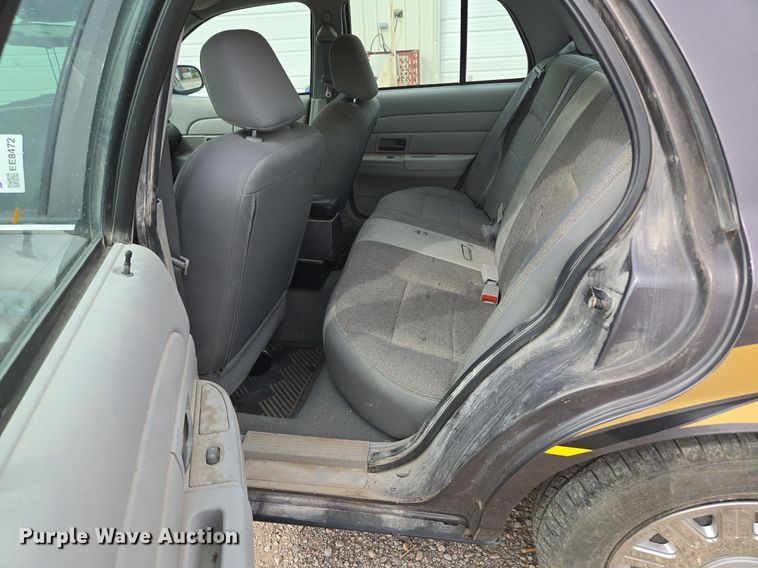 image for item EE8472 2003 Ford Crown Victoria Police Interceptor    