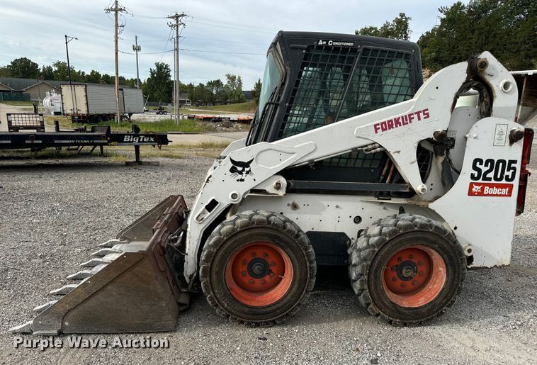 image for item EH7002 2008 Bobcat  S205 Skid steer loader