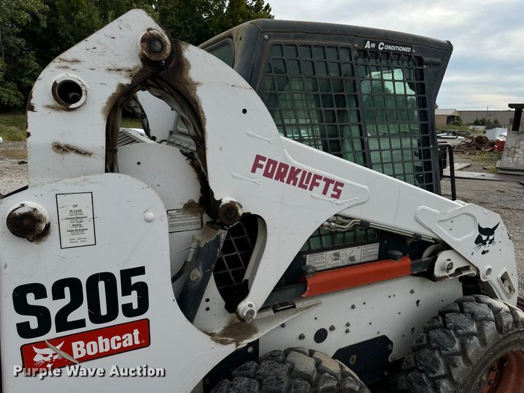 image for item EH7002 2008 Bobcat  S205 Skid steer loader