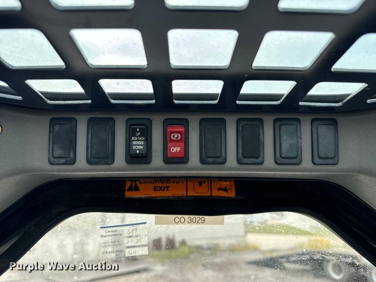 image for item EH7002 2008 Bobcat  S205 Skid steer loader