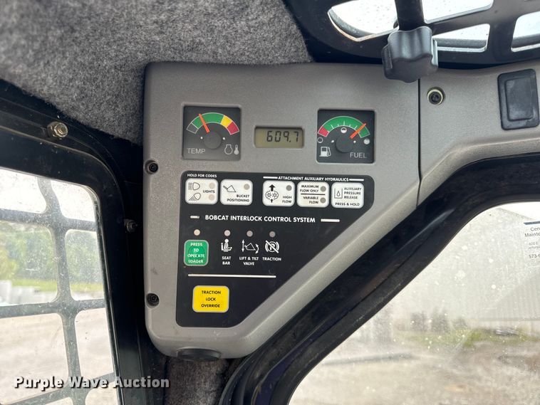 image for item EH7002 2008 Bobcat  S205 Skid steer loader