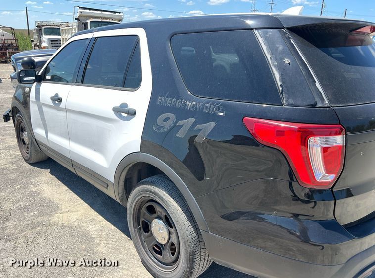 image for item EJ2993 2016 Ford Explorer Police Interceptor SUV
