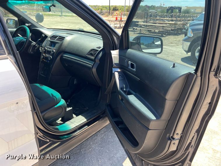 image for item EJ2993 2016 Ford Explorer Police Interceptor SUV